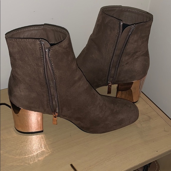 Cute Dress Up Heeled Boots - Picture 2 of 3